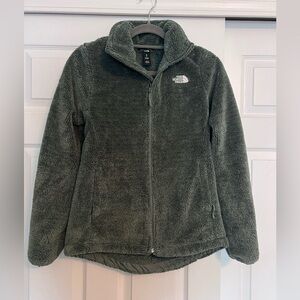 North face jacket
Size s
Dark sage color
Worn once
Shoulder to hem 25 inches